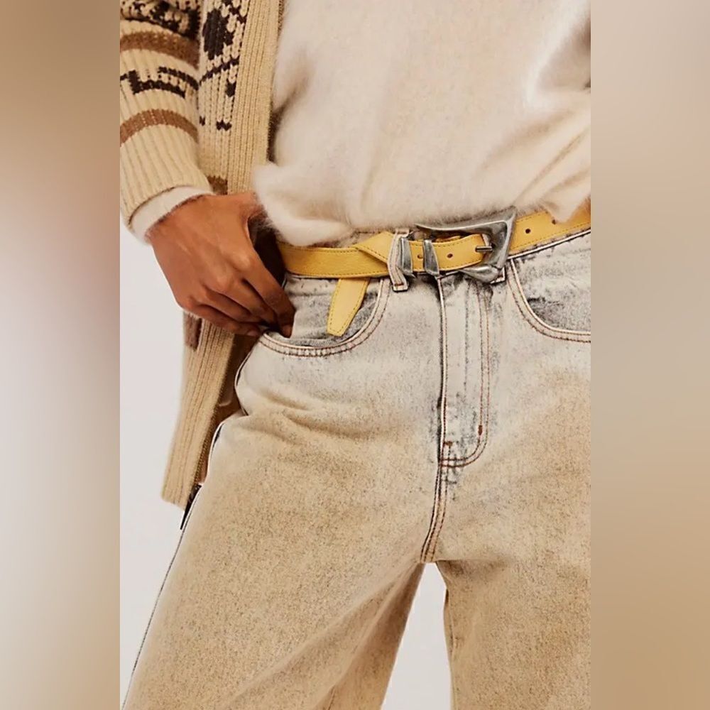 Free People Billie leather belt in honey yellow. S/M. New